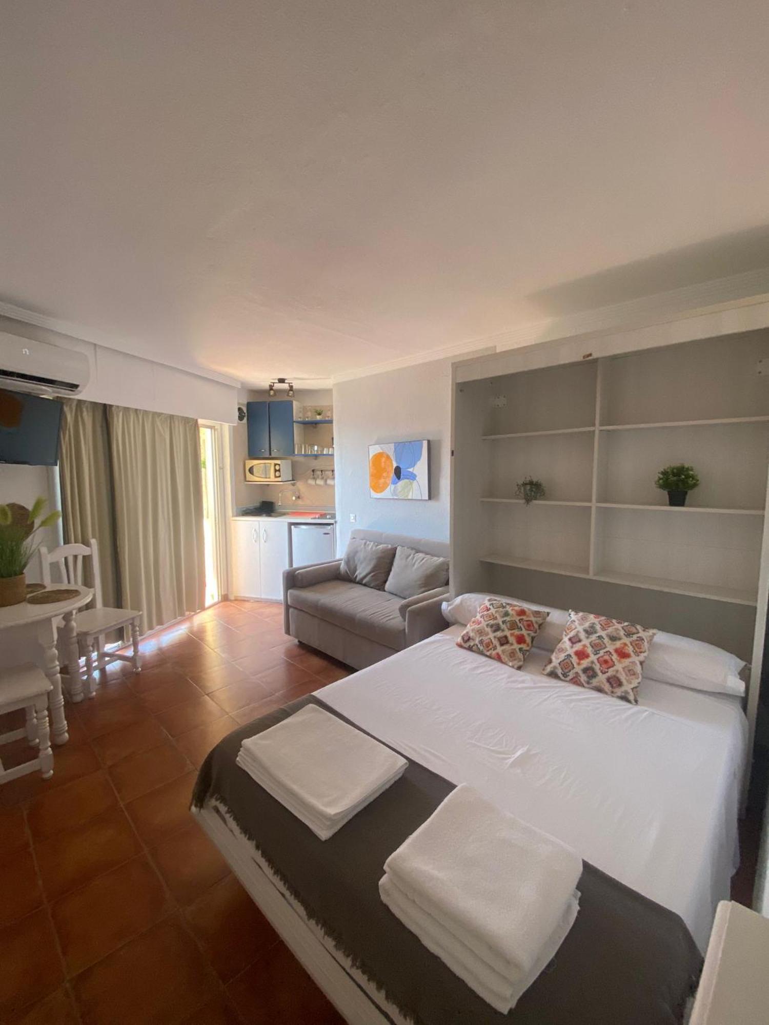 Apartamentos Benalmadena Toni Exterior photo